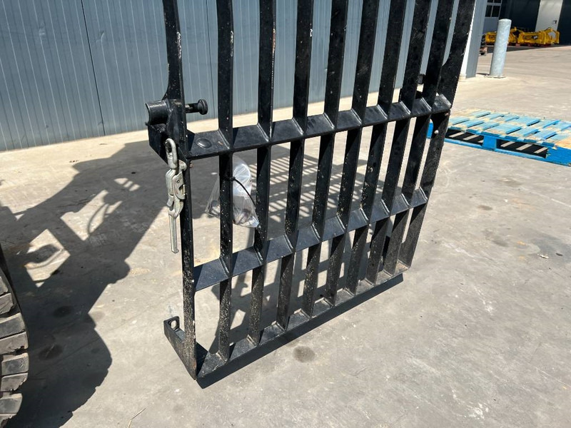 Cat 313E / 320F / 323E / 325F / 329E / 330F / 336E / 3 - Cab and interior for Construction machinery: picture 4 Cat 313E / 320F / 323E / 325F / 329E / 330F / 336E / 3 - Cab and interior for Construction machinery: picture 4