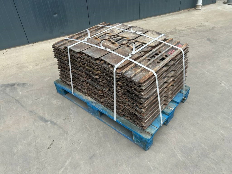 Cat 320D / 320E / 323D / 323E 700mm shoes - 30% - Frame/ Chassis for Construction machinery: picture 2 Cat 320D / 320E / 323D / 323E 700mm shoes - 30% - Frame/ Chassis for Construction machinery: picture 2