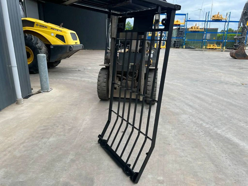 Cat 349D Guard - Cab and interior for Construction machinery: picture 3 Cat 349D Guard - Cab and interior for Construction machinery: picture 3