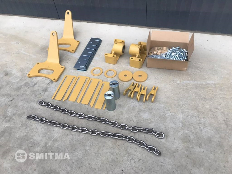 Cat 725C - Tail lift for Construction machinery: picture 4 Cat 725C - Tail lift for Construction machinery: picture 4