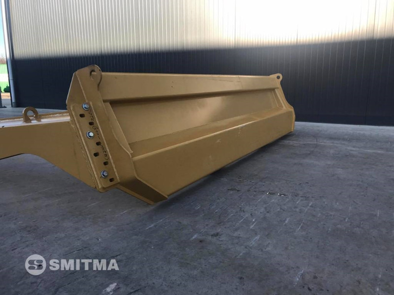 Cat 735C - Tail lift for Construction machinery: picture 2 Cat 735C - Tail lift for Construction machinery: picture 2