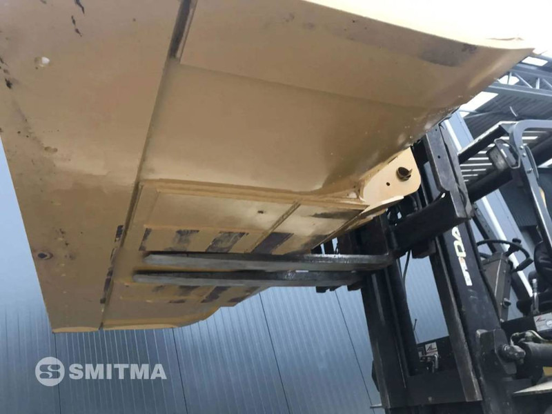 Cat 966G - Bucket for Construction machinery: picture 5 Cat 966G - Bucket for Construction machinery: picture 5