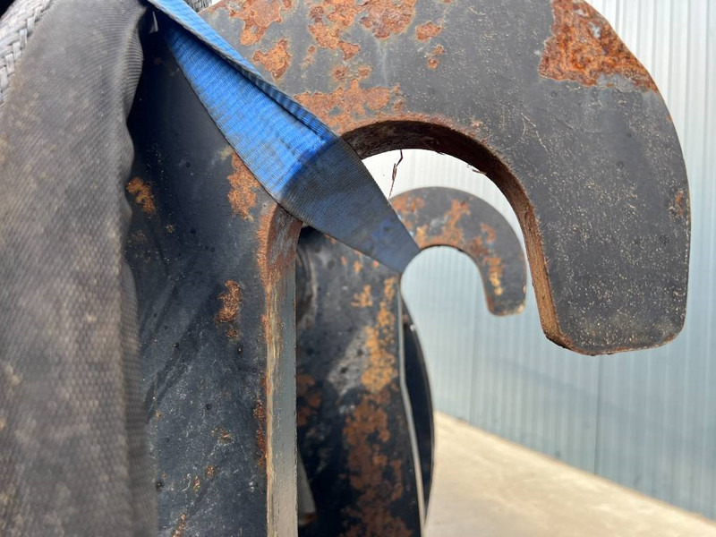 Bucket for Construction machinery Cat Fusion 938G / 938H / 938K / 938M: picture 11 Bucket for Construction machinery Cat Fusion 938G / 938H / 938K / 938M: picture 11