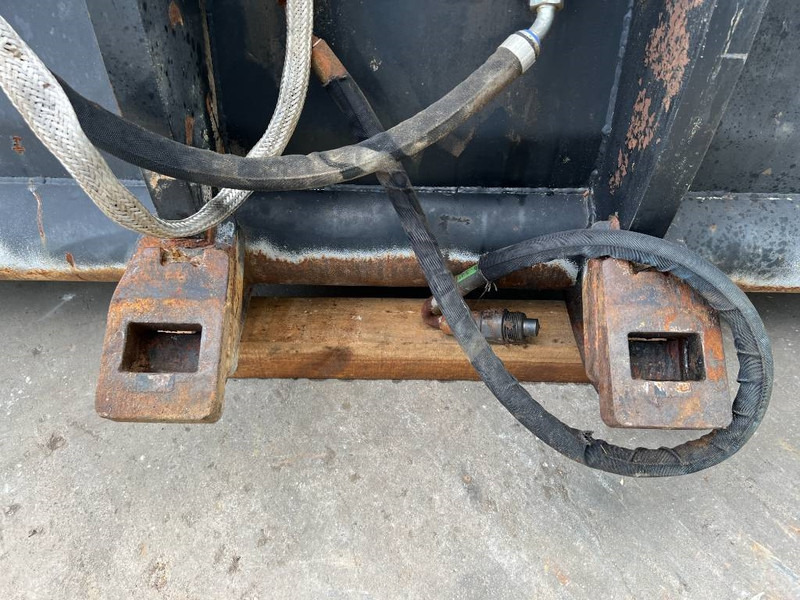 Bucket for Construction machinery Cat Fusion 938G / 938H / 938K / 938M: picture 12 Bucket for Construction machinery Cat Fusion 938G / 938H / 938K / 938M: picture 12