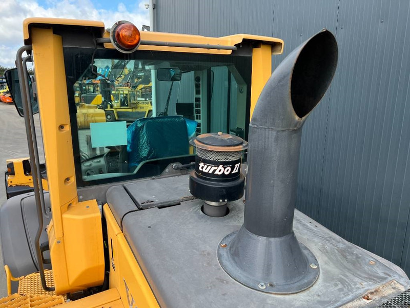 Cat L90F - Wheel loader: picture 5 Cat L90F - Wheel loader: picture 5