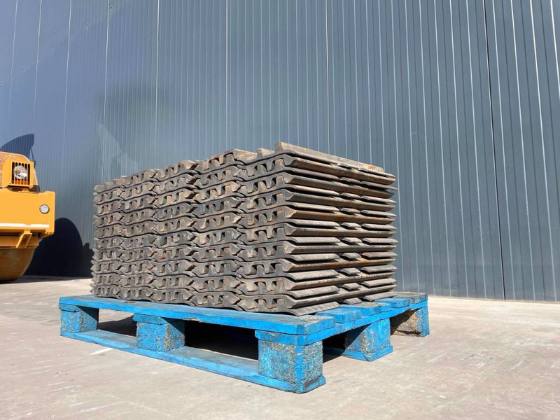 FIAT-HITACHI EX255 - Frame/ Chassis for Construction machinery: picture 2 FIAT-HITACHI EX255 - Frame/ Chassis for Construction machinery: picture 2