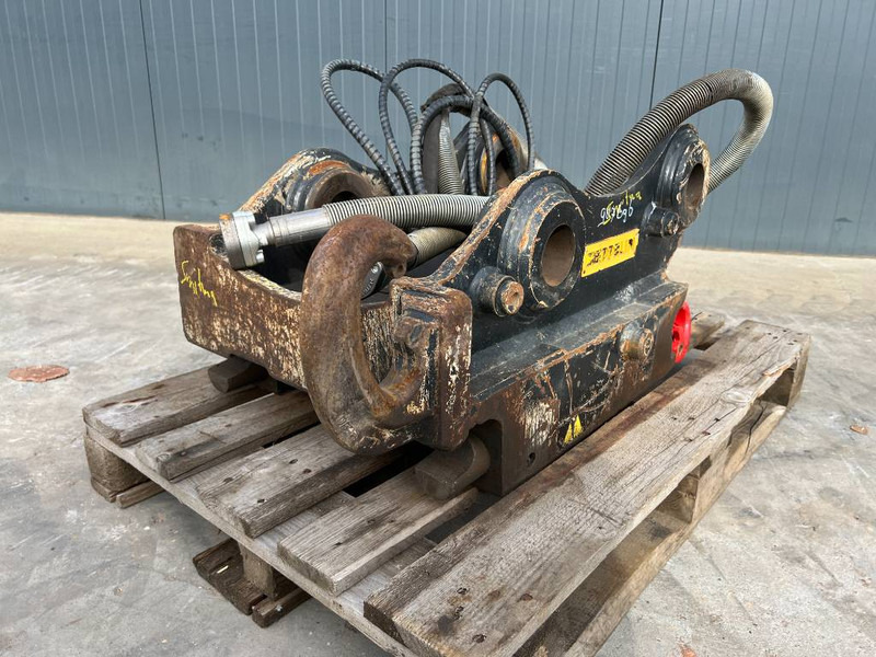 OilQuick OQ70/55 - Quick coupler for Construction machinery: picture 1 OilQuick OQ70/55 - Quick coupler for Construction machinery: picture 1