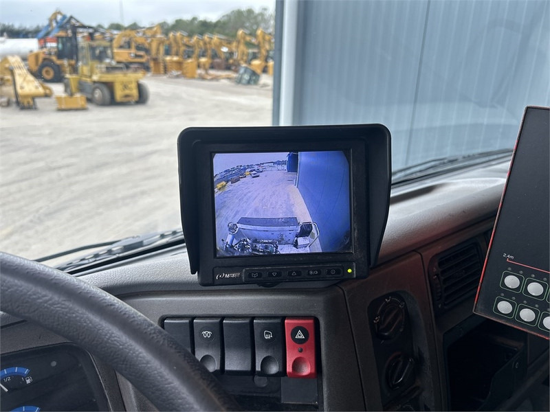 Asphalt distributor for transportation of bitumen Renault Rincheval - 12.000 Liter: picture 12 Asphalt distributor for transportation of bitumen Renault Rincheval - 12.000 Liter: picture 12