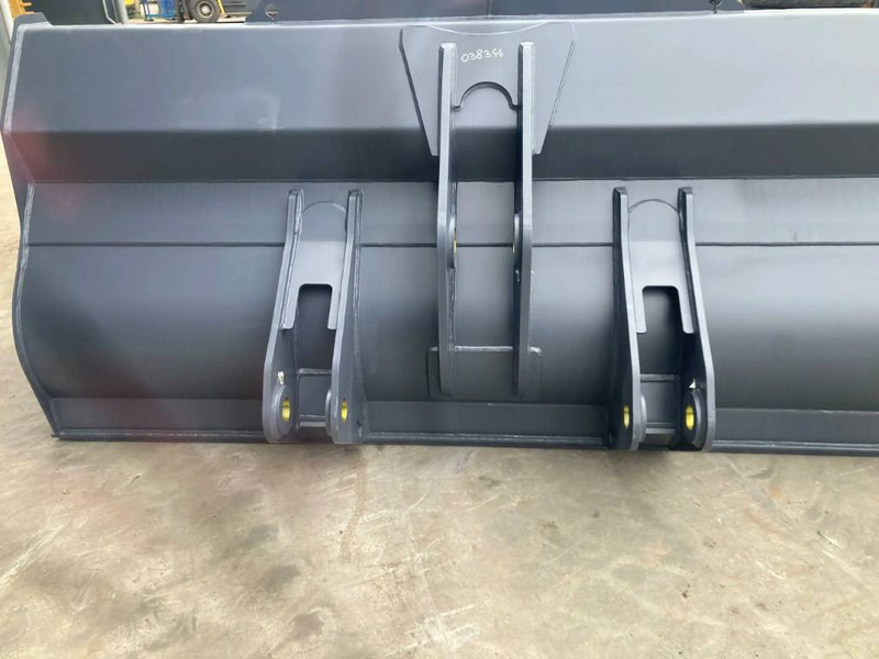 Volvo L120F - Bucket for Construction machinery: picture 3 Volvo L120F - Bucket for Construction machinery: picture 3