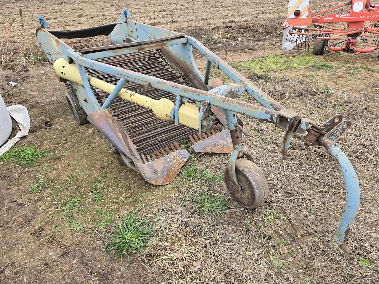 Agromet kopaczka do ziemniaków - Potato harvester: picture 3 Agromet kopaczka do ziemniaków - Potato harvester: picture 3