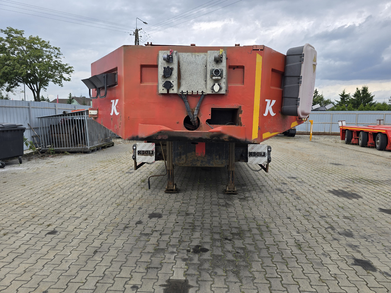 ArtTrailer LIDER ART-01 - Low loader semi-trailer: picture 2 ArtTrailer LIDER ART-01 - Low loader semi-trailer: picture 2