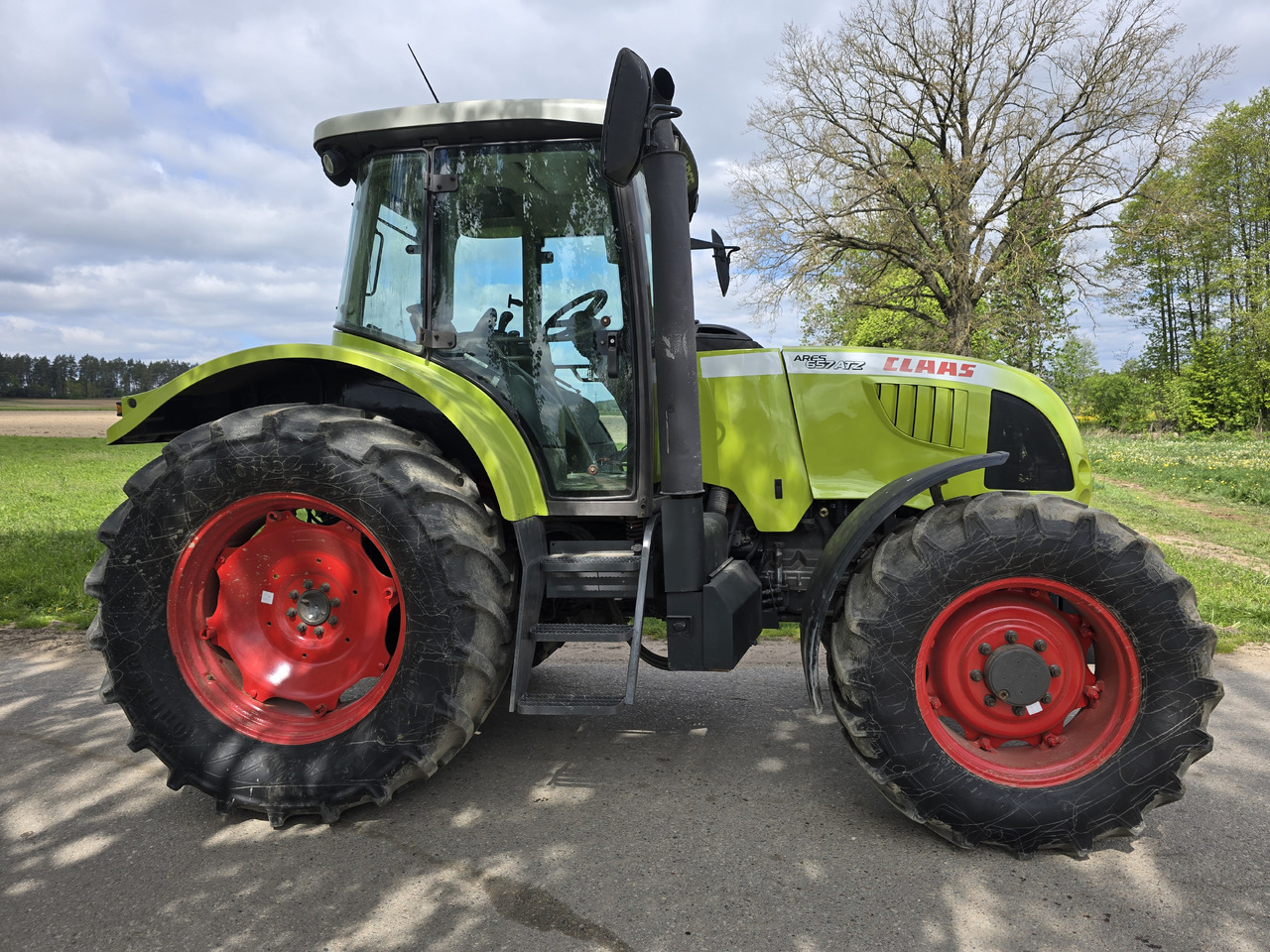 CLAAS Ares 657 ATZ - Farm tractor: picture 5 CLAAS Ares 657 ATZ - Farm tractor: picture 5