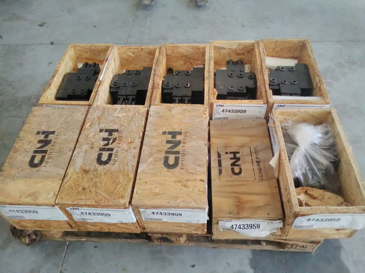 CNH 47433959 - Hydraulic valve for Agricultural machinery: picture 5 CNH 47433959 - Hydraulic valve for Agricultural machinery: picture 5