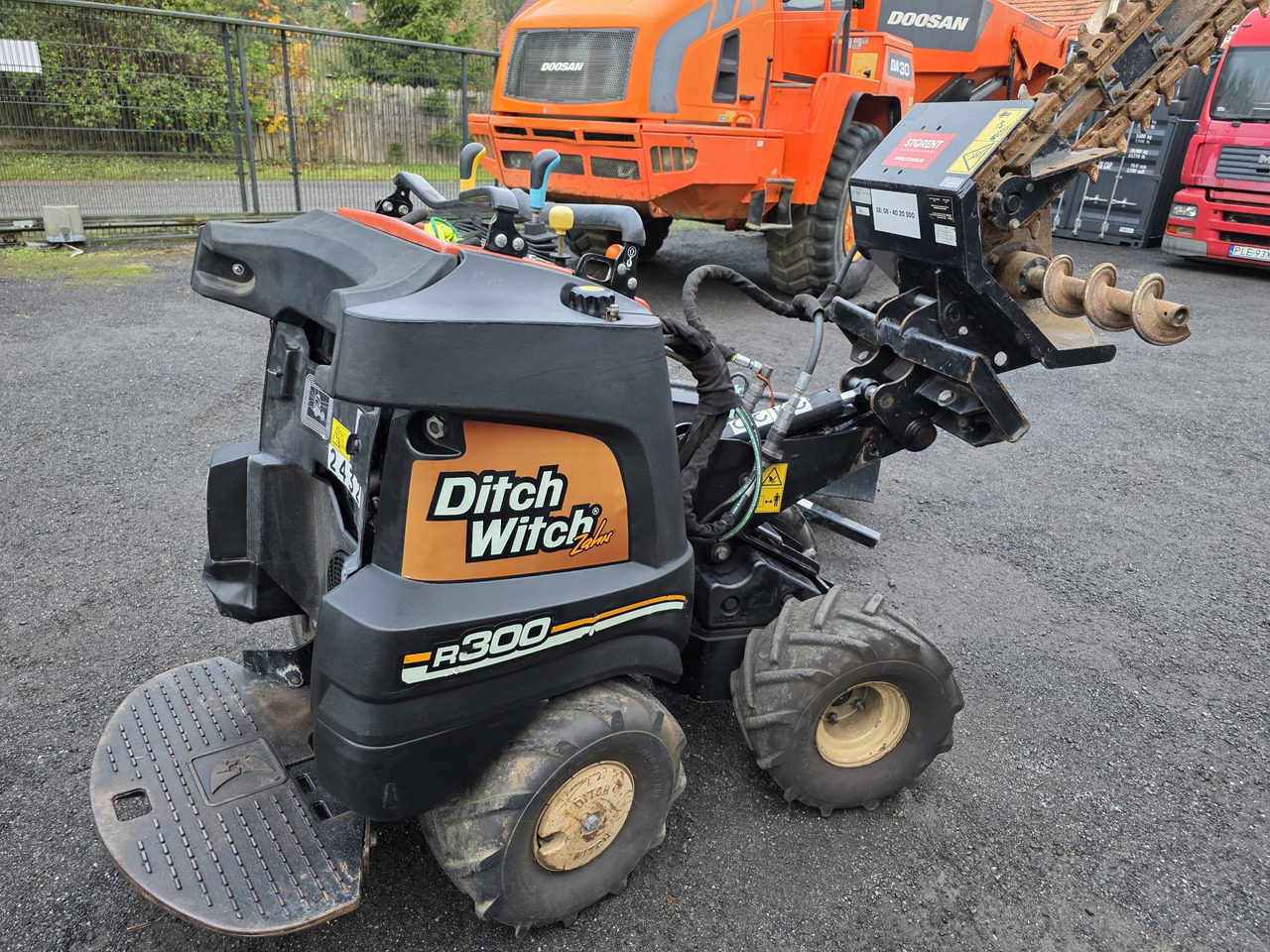 Ditch Witch R300 - Mini excavator: picture 4 Ditch Witch R300 - Mini excavator: picture 4