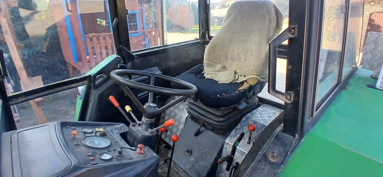 JOHN DEERE 3030E - Farm tractor: picture 3 JOHN DEERE 3030E - Farm tractor: picture 3