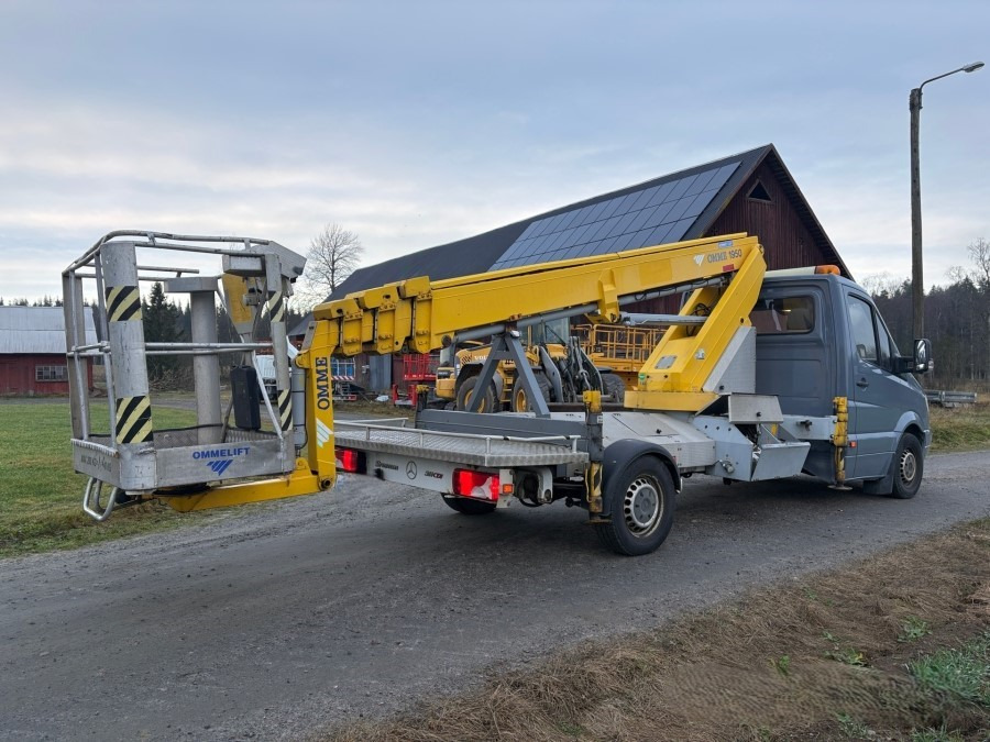 Mercedes Benz Sprinter - Truck mounted aerial platform: picture 2 Mercedes Benz Sprinter - Truck mounted aerial platform: picture 2