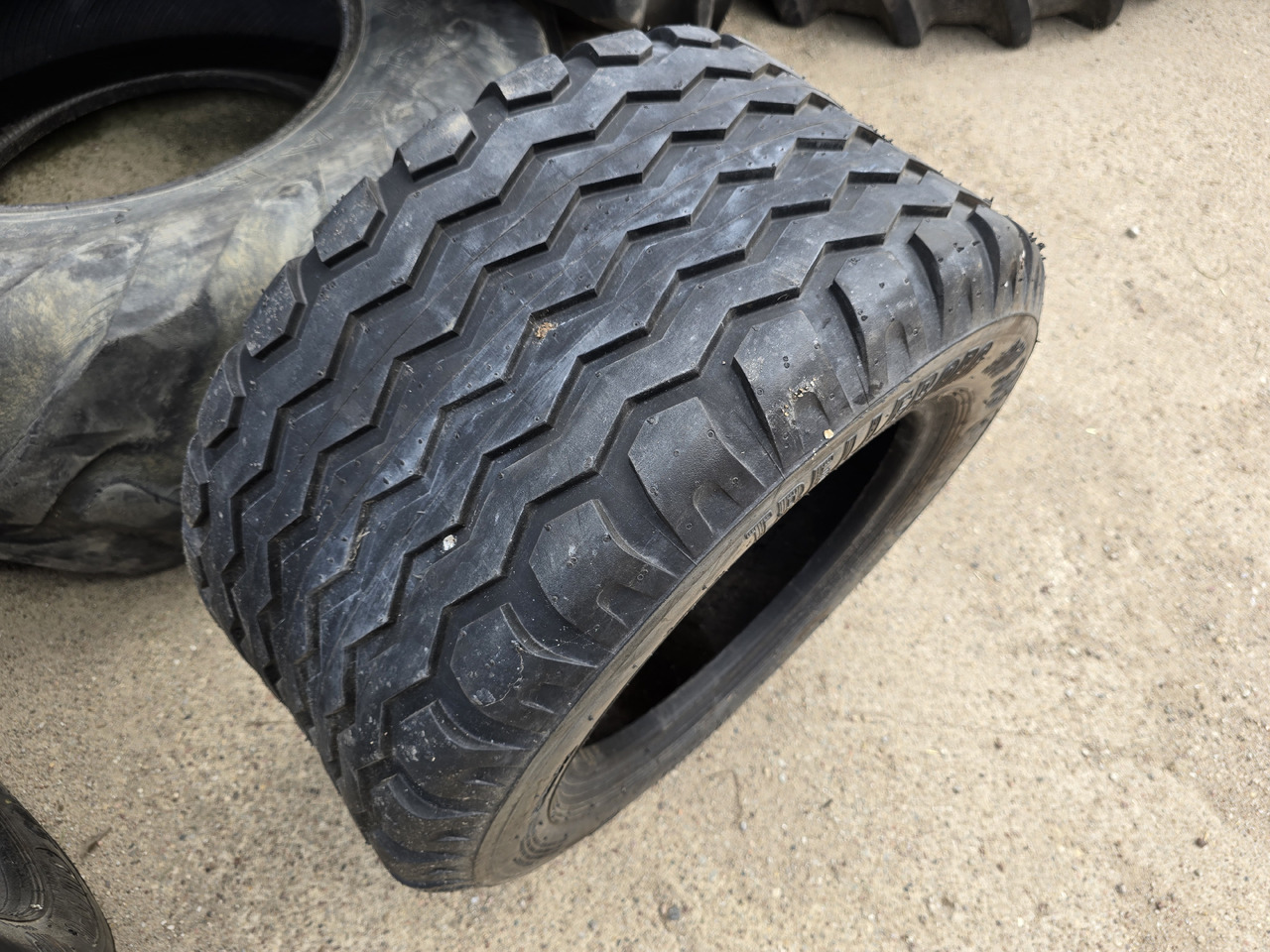 TRELLEBORG 340/55-16 - Tire for Construction machinery: picture 2 TRELLEBORG 340/55-16 - Tire for Construction machinery: picture 2