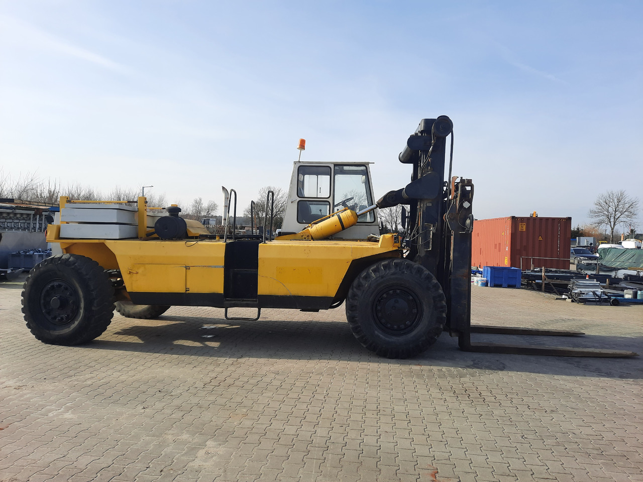 Valmet TD2712 - A25036 - Container handler: picture 1 Valmet TD2712 - A25036 - Container handler: picture 1