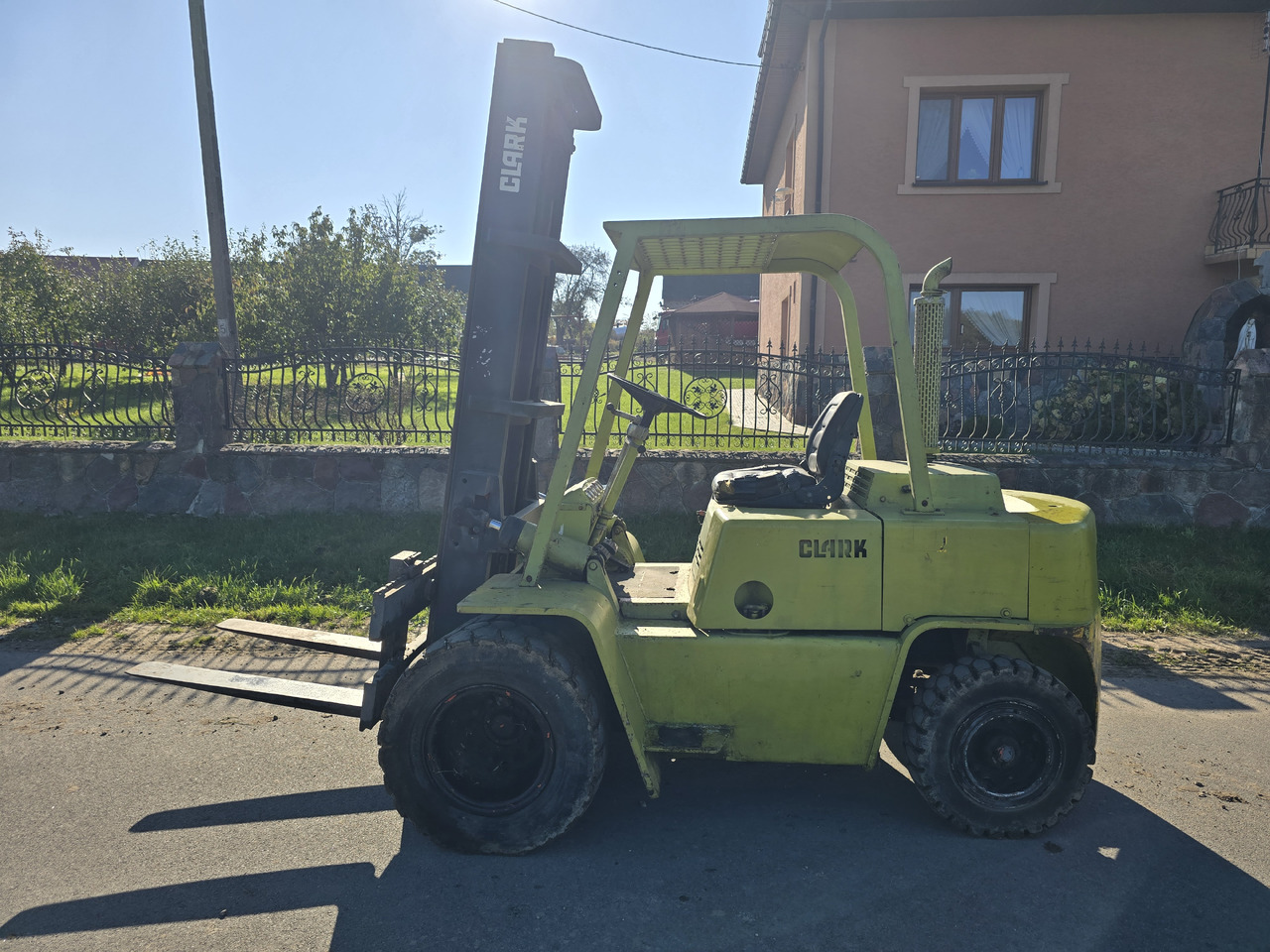 Clark C500 Y70D - Diesel forklift: picture 1 Clark C500 Y70D - Diesel forklift: picture 1