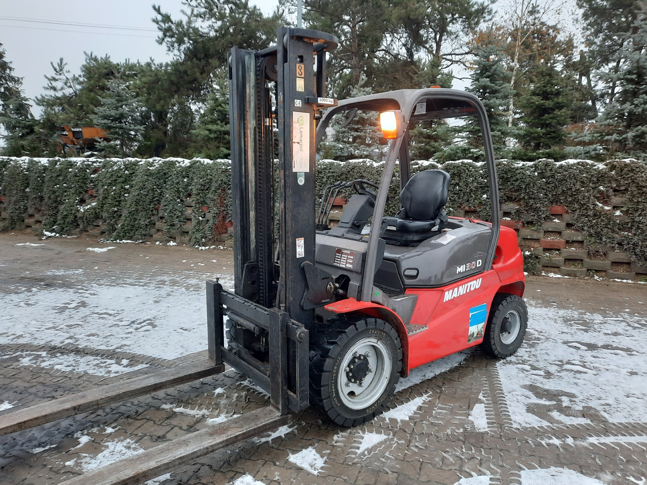 Manitou MI30D - Diesel forklift: picture 1 Manitou MI30D - Diesel forklift: picture 1