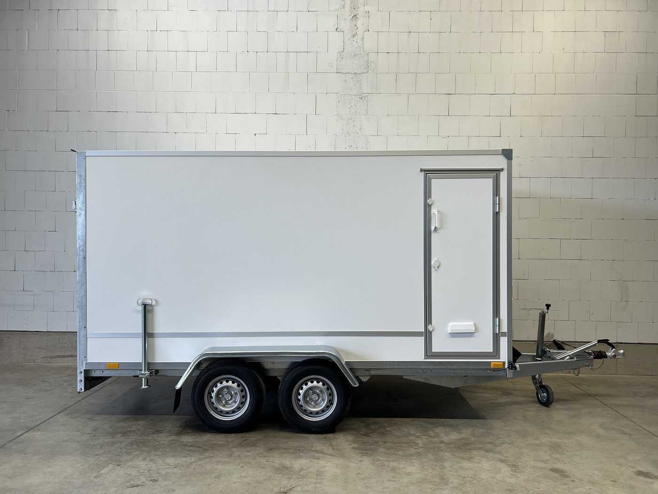 BLYSS F2736HTD Rampe Seitentür Kofferanhänger - Closed box trailer: picture 2 BLYSS F2736HTD Rampe Seitentür Kofferanhänger - Closed box trailer: picture 2