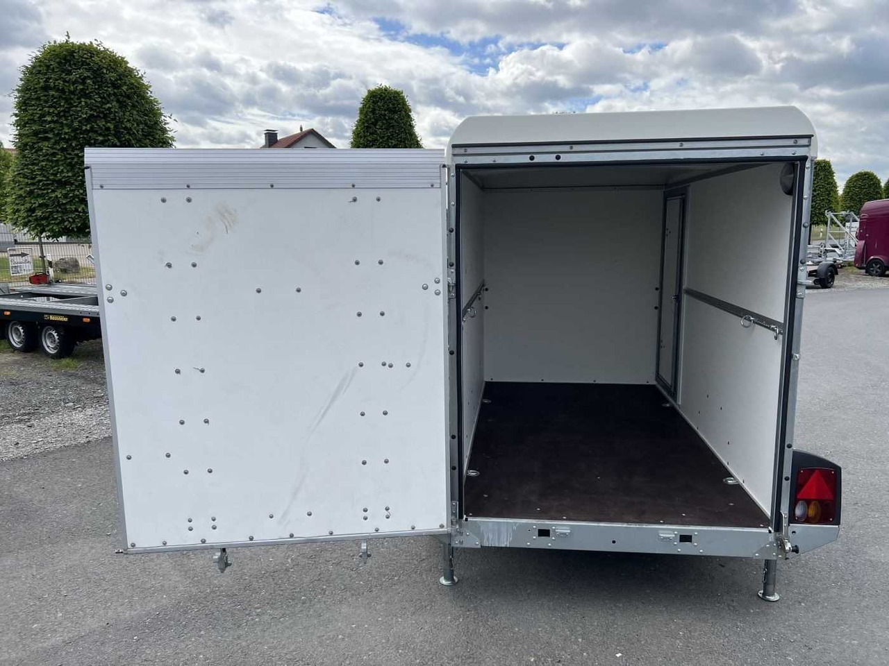 New Closed box trailer BOECKMANN KT 2513/135 F Tür TKL Stützen Kofferanhänger: picture 20 New Closed box trailer BOECKMANN KT 2513/135 F Tür TKL Stützen Kofferanhänger: picture 20