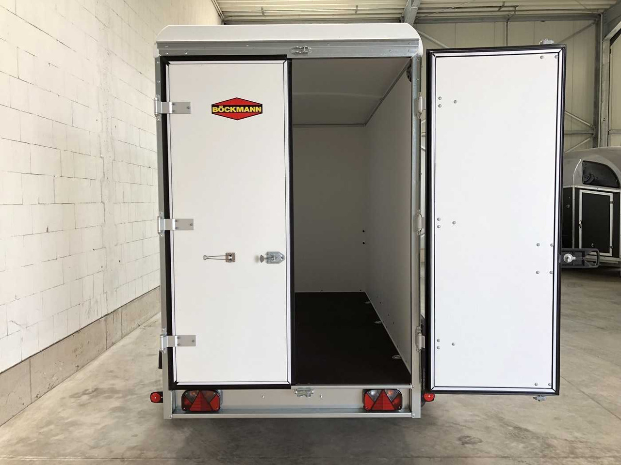 BOECKMANN KT 3015/27 H Kofferanhänger - Closed box trailer: picture 4 BOECKMANN KT 3015/27 H Kofferanhänger - Closed box trailer: picture 4