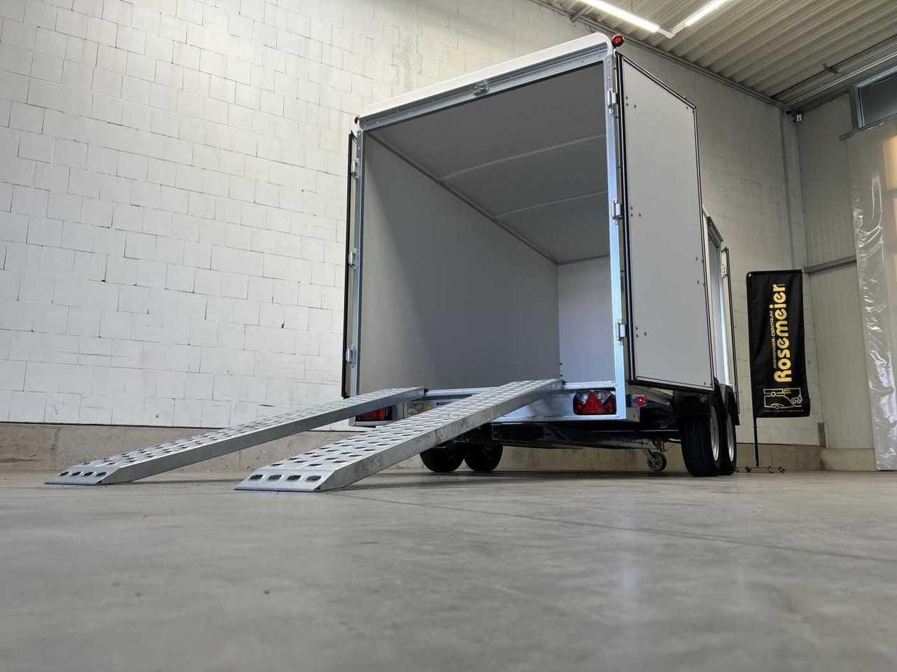 BOECKMANN KT 4018/27 H Eco XXL Tür Ramp Kofferanhänger - Closed box trailer: picture 4 BOECKMANN KT 4018/27 H Eco XXL Tür Ramp Kofferanhänger - Closed box trailer: picture 4