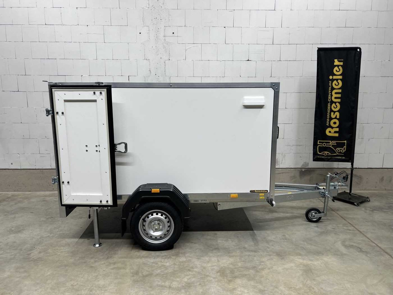 CHEVAL LIBERTE DEBON C220 Roadster Kofferanhänger - Closed box trailer: picture 1 CHEVAL LIBERTE DEBON C220 Roadster Kofferanhänger - Closed box trailer: picture 1
