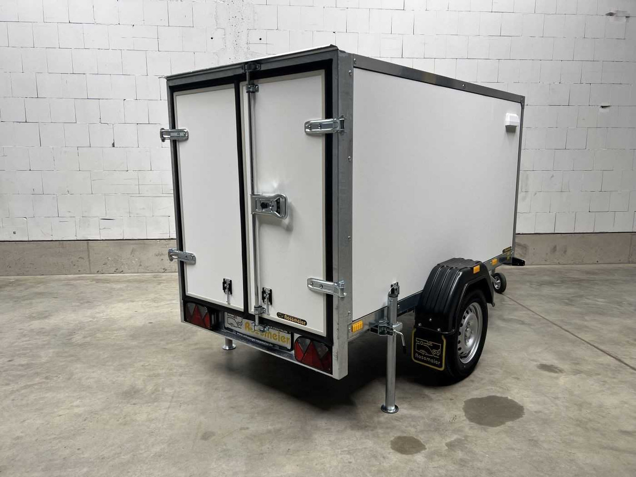 CHEVAL LIBERTE DEBON C220 Roadster Kofferanhänger - Closed box trailer: picture 4 CHEVAL LIBERTE DEBON C220 Roadster Kofferanhänger - Closed box trailer: picture 4