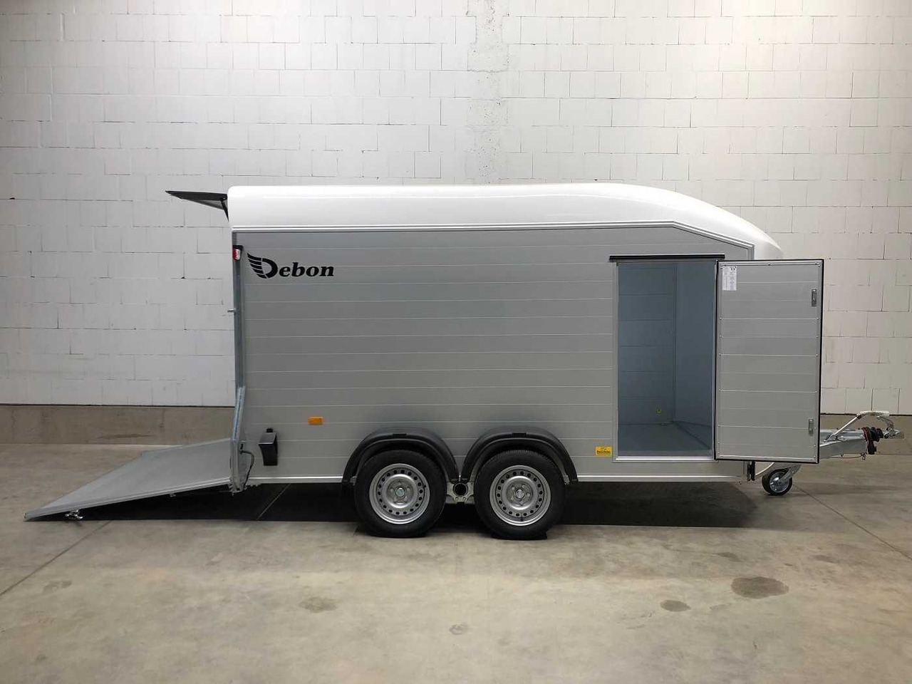 CHEVAL LIBERTE DEBON C700 Roadster Kofferanhänger - Closed box trailer: picture 2 CHEVAL LIBERTE DEBON C700 Roadster Kofferanhänger - Closed box trailer: picture 2