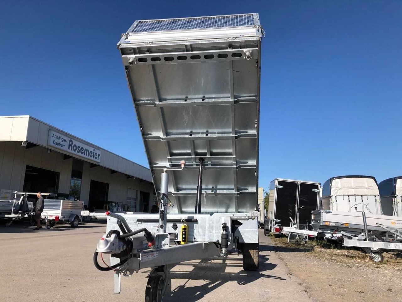 HUMBAUR HTK 3500.37 Gitter Dreiseitenkipper - Tipper trailer: picture 3 HUMBAUR HTK 3500.37 Gitter Dreiseitenkipper - Tipper trailer: picture 3