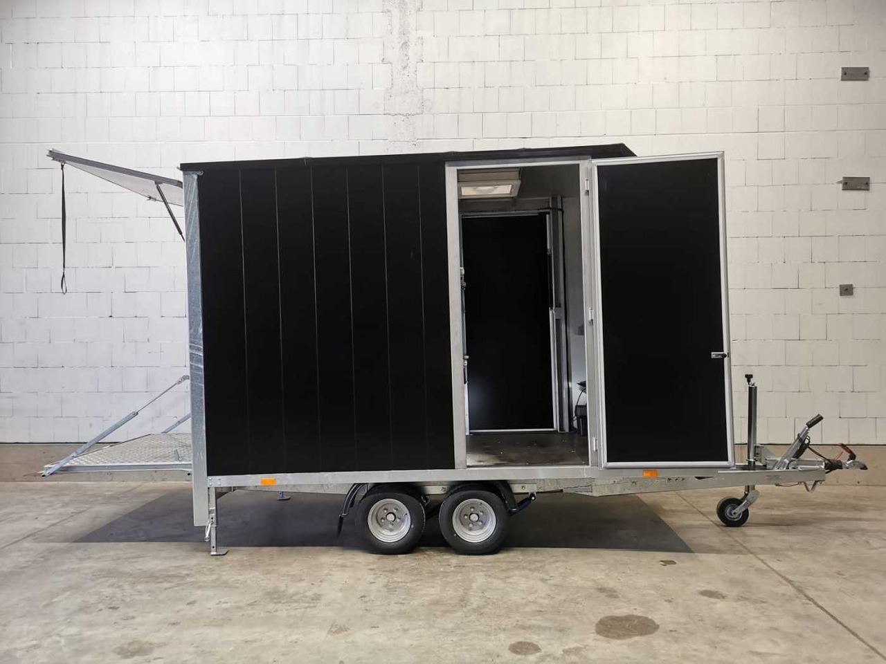 New Closed box trailer VEZEKO Kart 3 Kofferanhänger: picture 1