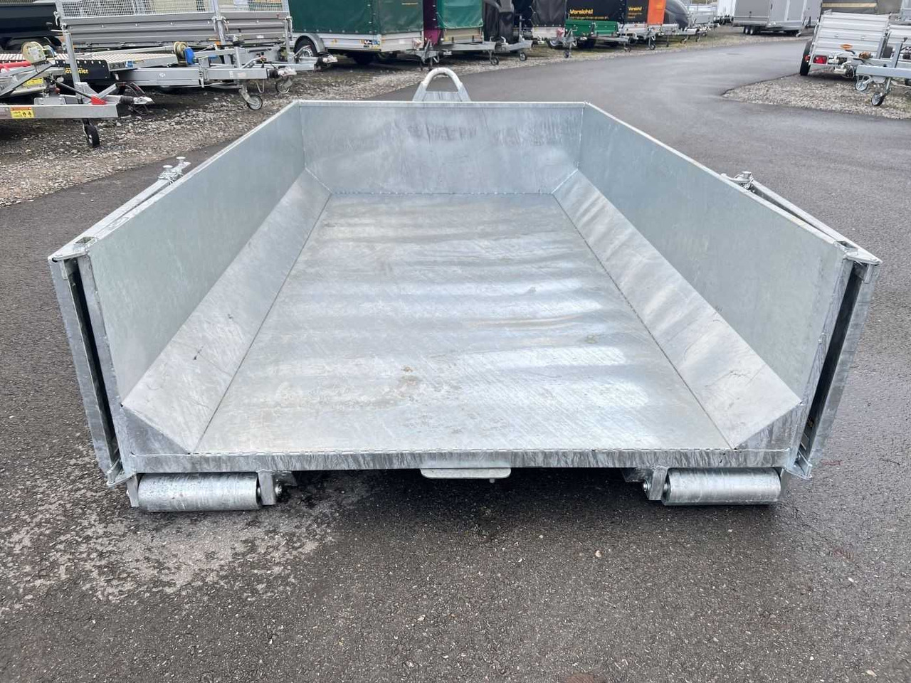 VEZEKO Mulde 575 Konos Tridem Muldenkipper - Tipper trailer: picture 3 VEZEKO Mulde 575 Konos Tridem Muldenkipper - Tipper trailer: picture 3