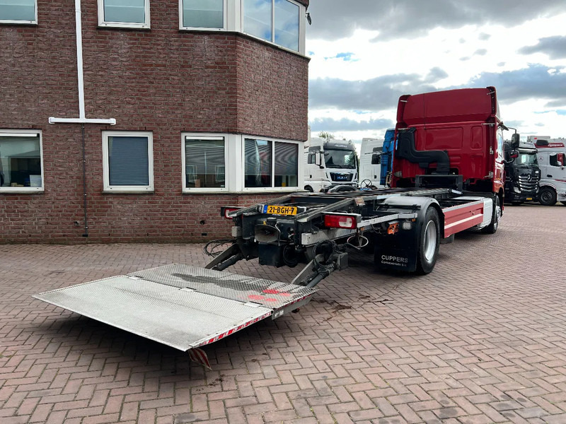 DAF CF 290 4X2 EURO6 SPACECAB RENOVA / VANGMUIL / LAADKLEP / TOP STAAT - Container transporter/ Swap body truck: picture 4 DAF CF 290 4X2 EURO6 SPACECAB RENOVA / VANGMUIL / LAADKLEP / TOP STAAT - Container transporter/ Swap body truck: picture 4