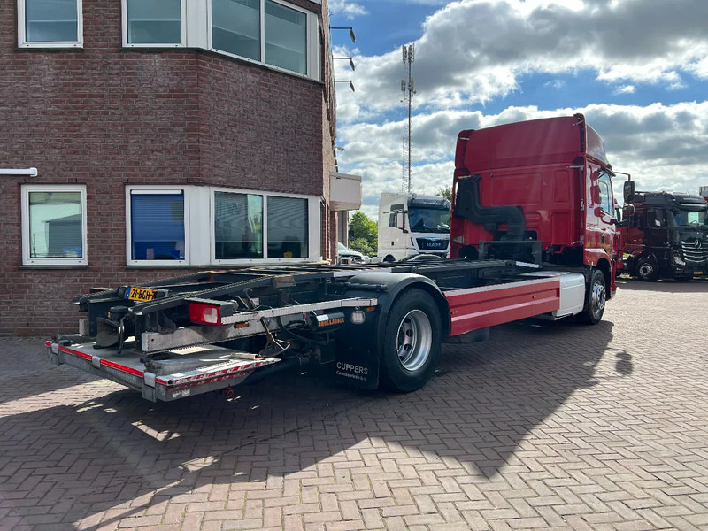 Container transporter/ Swap body truck DAF CF 290 4X2 EURO6 SPACECAB RENOVA / VANGMUIL / LAADKLEP / TOP STAAT: picture 14