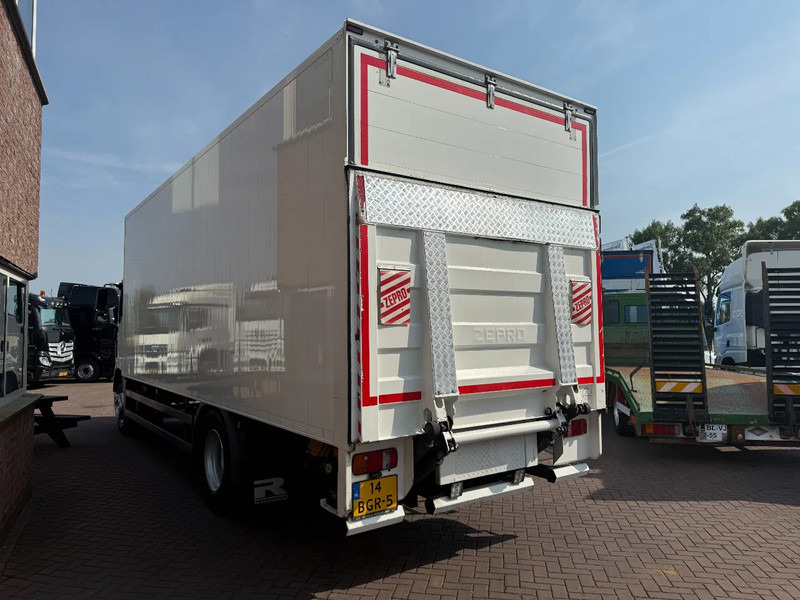 MAN TGM TGM 18.250 4X2 BL Koffer mit 2T Ladebordwand TOP NL TRUCK - Box truck: picture 5 MAN TGM TGM 18.250 4X2 BL Koffer mit 2T Ladebordwand TOP NL TRUCK - Box truck: picture 5