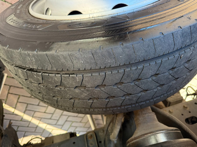 Box truck MAN TGS 18.320 TGS 18.320 4X2 LL mit Wechsel Koffer und LBW Euro5: picture 14 Box truck MAN TGS 18.320 TGS 18.320 4X2 LL mit Wechsel Koffer und LBW Euro5: picture 14