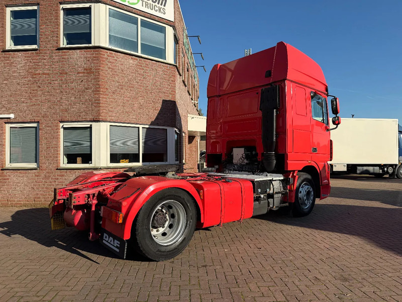 DAF XF 105.460 XF105-460 4X2 SUPERSPCECAB RETARDER - Tractor unit: picture 4 DAF XF 105.460 XF105-460 4X2 SUPERSPCECAB RETARDER - Tractor unit: picture 4