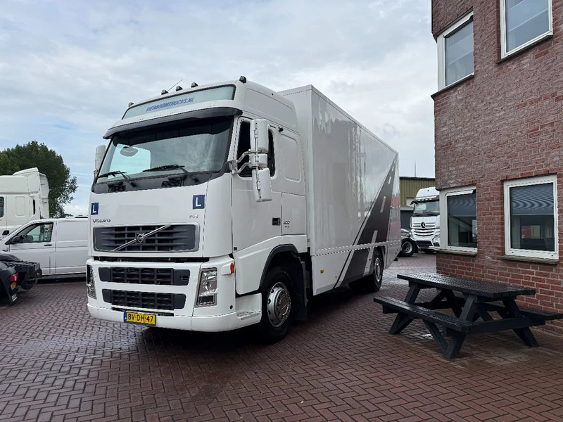 Volvo FH 400 FAHRSCHULE / DRIVINGSCHOOL / MANUAL / 4-SITZE / 343TKM / HOLLAND TRUCK!!! - Box truck: picture 2 Volvo FH 400 FAHRSCHULE / DRIVINGSCHOOL / MANUAL / 4-SITZE / 343TKM / HOLLAND TRUCK!!! - Box truck: picture 2
