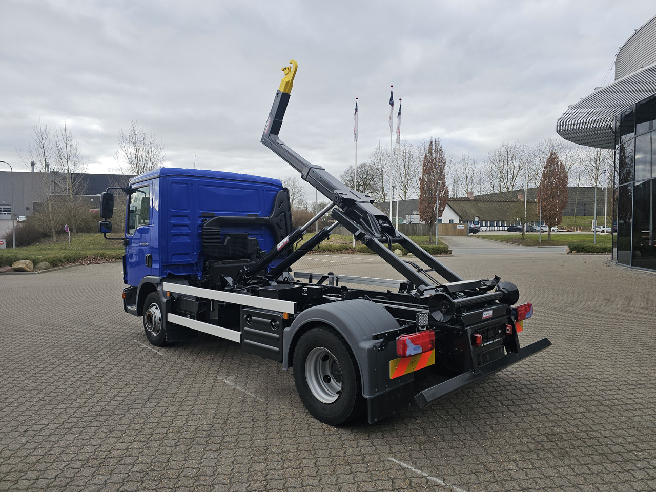 MAN TGL 12.190 BL - Hook lift truck: picture 3 MAN TGL 12.190 BL - Hook lift truck: picture 3