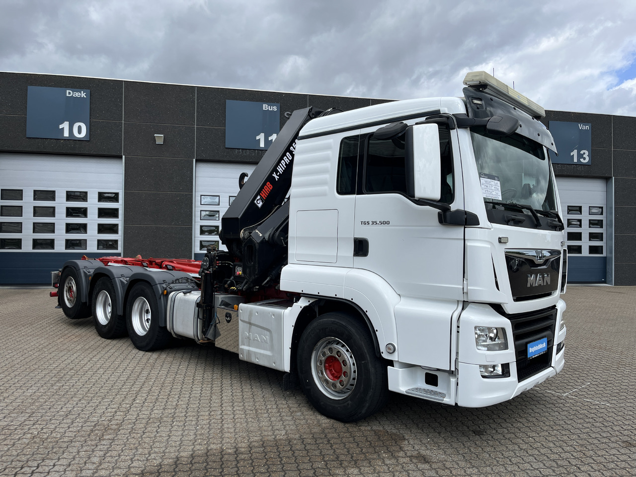 MAN TGS 35.500 8x4 - Container transporter/ Swap body truck, Crane truck: picture 2 MAN TGS 35.500 8x4 - Container transporter/ Swap body truck, Crane truck: picture 2