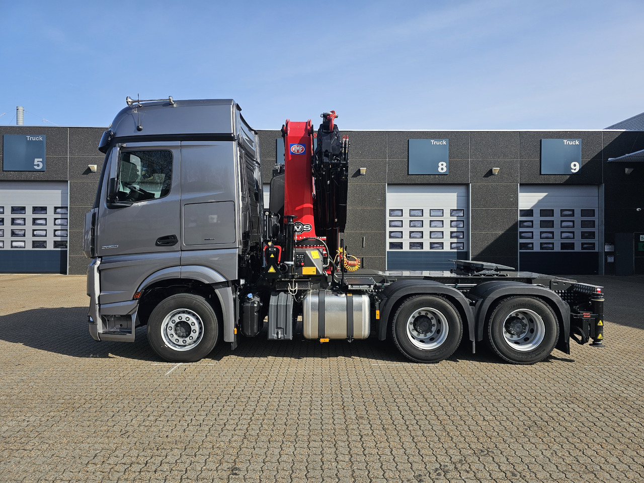 Mercedes Arocs 2653 6x4 40 T-mtr. - Crane truck, Tractor unit: picture 4 Mercedes Arocs 2653 6x4 40 T-mtr. - Crane truck, Tractor unit: picture 4