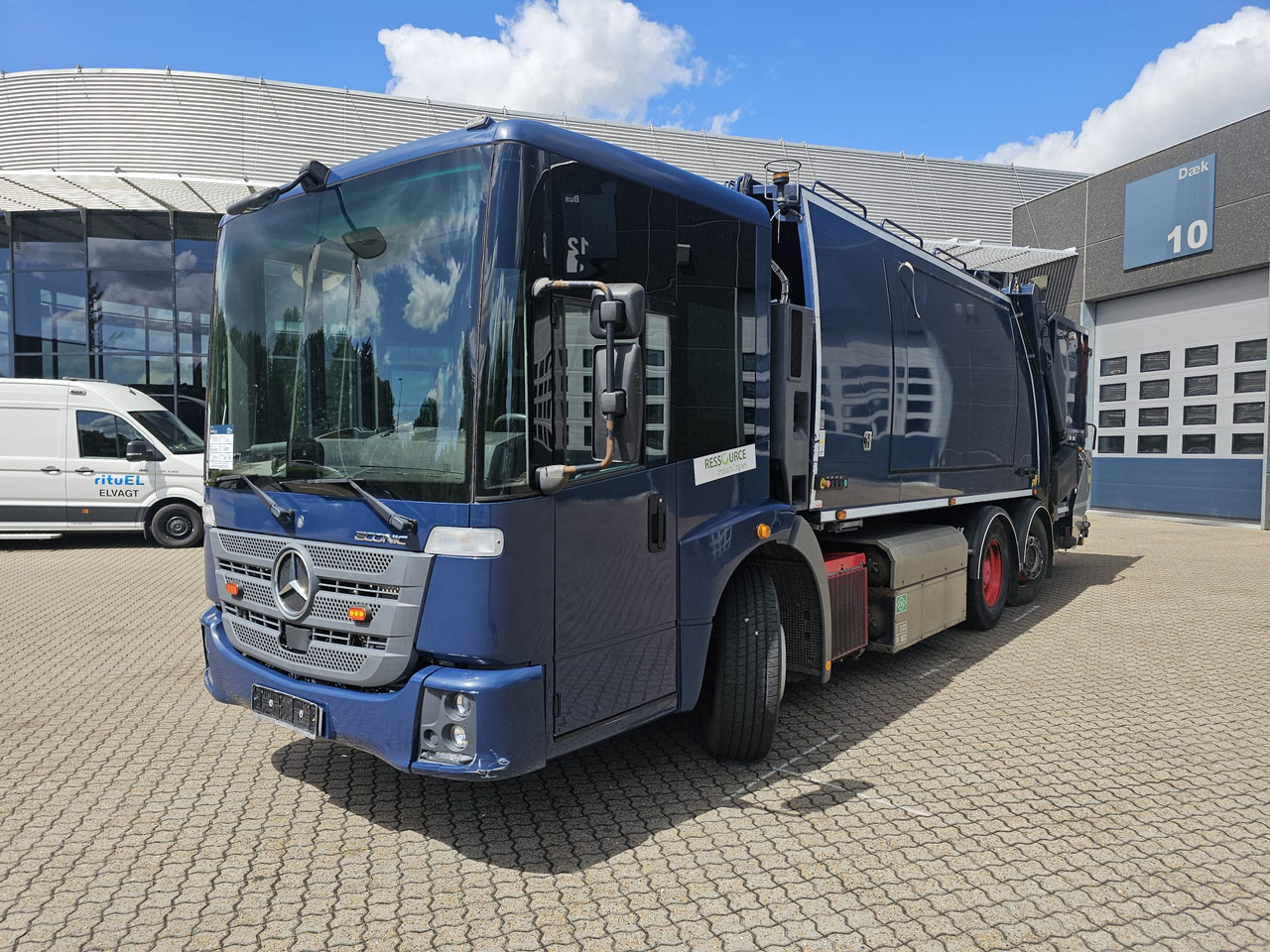 Mercedes Econic 2630 Gas-CNG - Garbage truck: picture 1 Mercedes Econic 2630 Gas-CNG - Garbage truck: picture 1