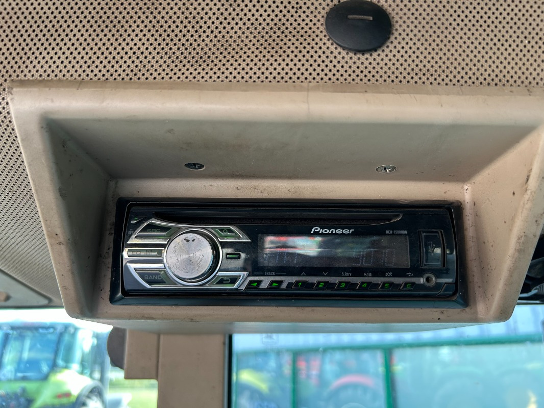 John Deere 6110 on lease John Deere 6110: picture 11