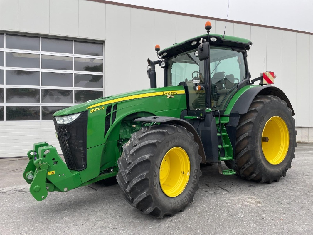 John Deere 8270R - Farm tractor: picture 1 John Deere 8270R - Farm tractor: picture 1