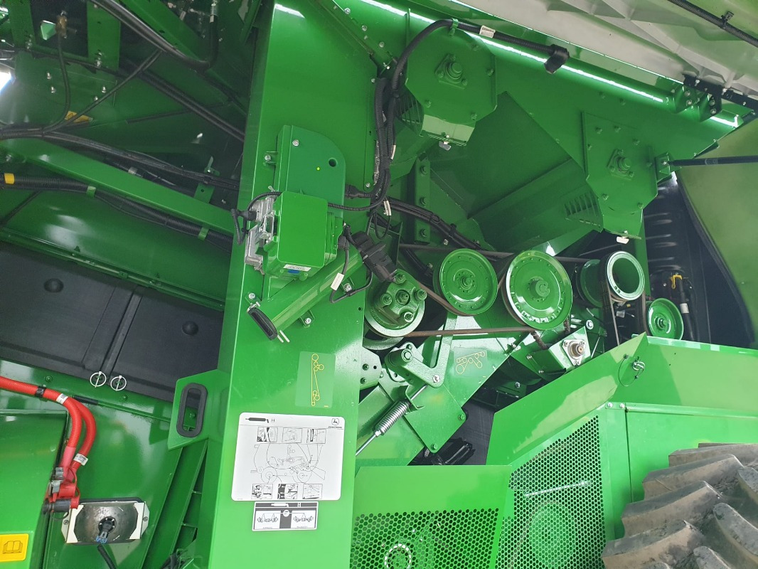 New Combine harvester John Deere S770: picture 8
