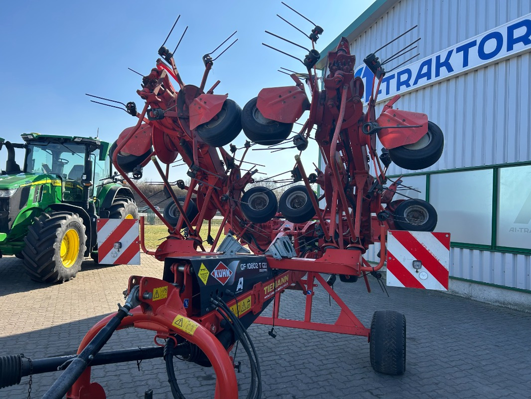 Kuhn GF 10802 T-G II - Tedder/ Rake: picture 4 Kuhn GF 10802 T-G II - Tedder/ Rake: picture 4