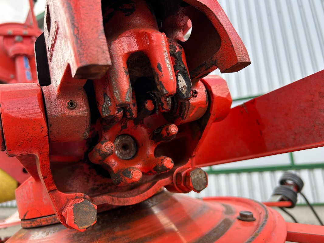 Kuhn GF 5001 MH - Tedder/ Rake: picture 3 Kuhn GF 5001 MH - Tedder/ Rake: picture 3