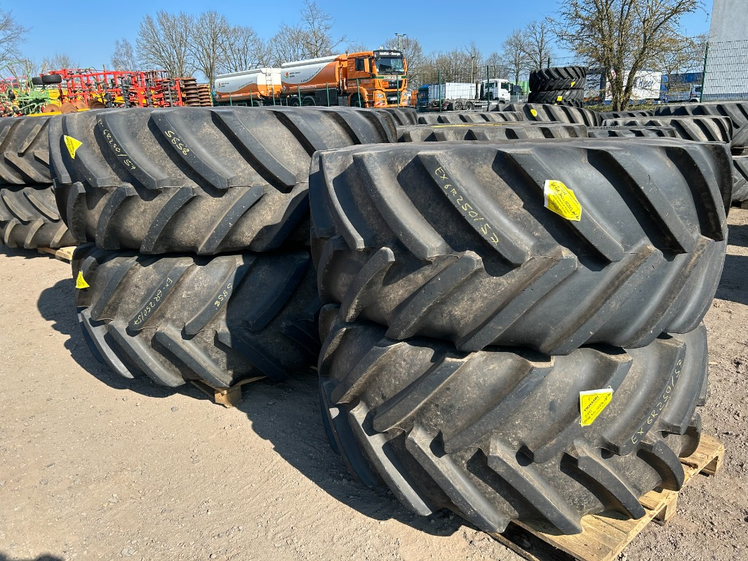 Michelin 710/70R42 und 600/70R30 Kompletträder - Tire for Agricultural machinery: picture 1 Michelin 710/70R42 und 600/70R30 Kompletträder - Tire for Agricultural machinery: picture 1
